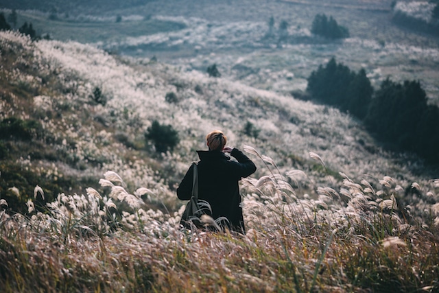 Humility and Care in the Mental Health Treatment of Brazilian Immigrant Clients